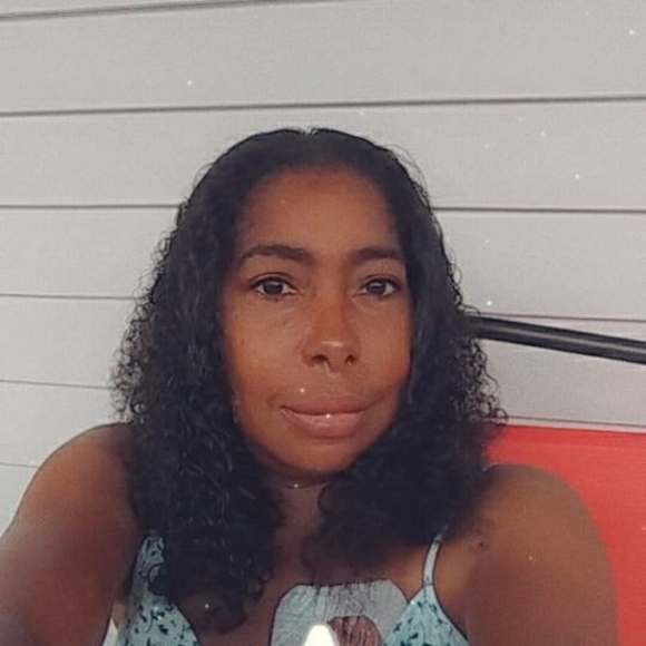 Meet your Posher, Ellen - Picture 1 of 1